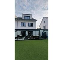 Eckhaus in Hennef BJ 2012 - 542.000,00&nbsp;EUR Kaufpreis, ca.&nbsp; 142,00&nbsp;m&sup2; in Hennef (Sieg) (PLZ: 53773)