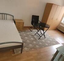 1 Zimmer ,möbliert . Tel.020384730 - Duisburg Laar