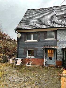 Foto - Doppelhaushälfte mit Potential - 140.000,00&nbsp;EUR Kaufpreis, ca.&nbsp; 100,00&nbsp;m&sup2;