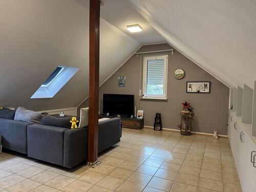 Foto - Bitburg-Stahl - Attraktive 3-Zimmer-Wohnung mit EBK u. Gartenmitbenutzung, -Wärmepumpe-