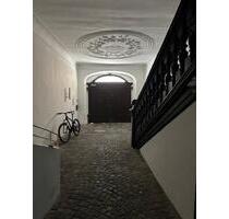 Perle im historischen Regensburg mit eigener Treppe
