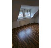 3 Zimmer DG Wohnung; Balkon; Tiefgaragenstellplatz in Maxhütte - Maxhütte-Haidhof