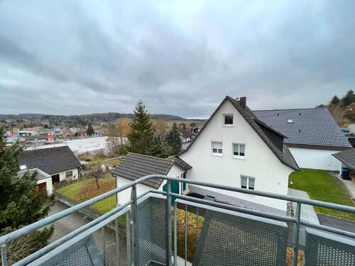 Foto - Gepflegte DG-Wohnung mit 3,5 Zimmern, Balkon und EBK in Münsingen