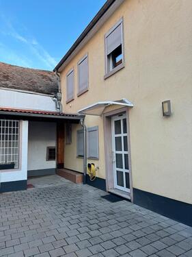 Foto - EFH 3ZK Bad mit abgeschlossenem Innenhof, Laube und Außen-WC