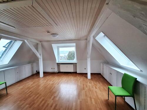 Foto - 2,5 Zimmer – DG – Nähe Harniskai