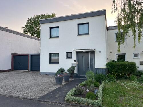 Foto - Einfamilienhaus (Reihenhaus) in Köln-Rodenkirchen mit gr. Garten