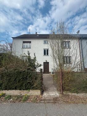 Foto - Mehrfamilienhaus mit großem Südgarten und Doppelgarage