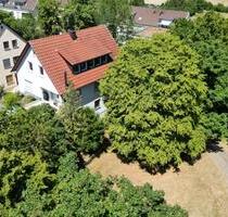 Vermietete DG-Whg in ruhiger Lage mit viel Grün und Gartenanteil - Stuttgart Stuttgart-West