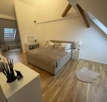 Galeriewohnung mit Charme - großes Schlafzimmer mit Platz für einen Bürobereich - Villingen-Schwenningen Kopsbühl