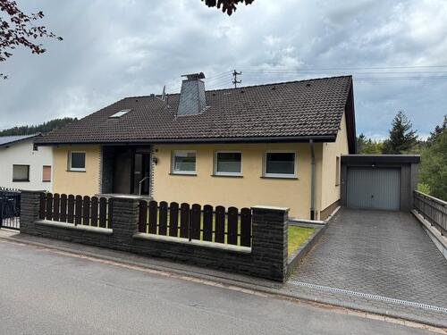 Foto - Einfamilienhaus mit Einliegerwohnung in Schleiden Oberhausen