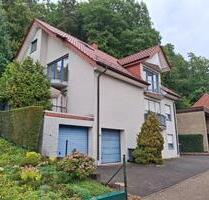 Helle 3-Zimmer-Wohnung mit Balkon in Oerlinghausen und Blick auf den Tönsberg