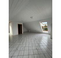 Helle 43 m² Dachgeschosswohnung in Windhagen