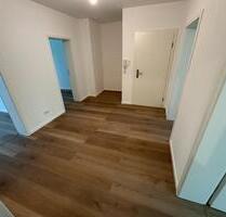 Sanierte 3 Zi. KDB Whg. mit Balkon und Garage nähe Uni Wuppertal