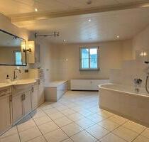 Wohnung 165 qm Villmar Weyer - 1.200,00&nbsp;EUR Kaltmiete, ca.&nbsp; 165,00&nbsp;m&sup2; in Villmar (PLZ: 65606)