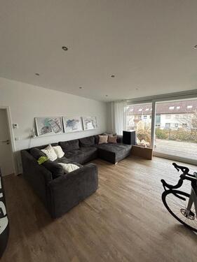 Foto - Schöne helle 2-Zimmer-Wohnung mit Balkon und Markise