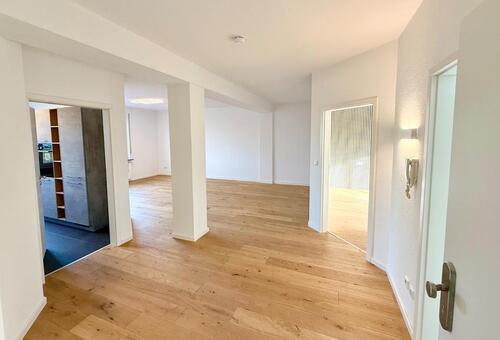 Foto - Moderne, hochwertige & renovierte Wohnung mit Dachterrasse