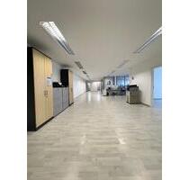 LB - Bürofläche 210qm - 1.850,00&nbsp;EUR Kaltmiete, ca.&nbsp; 210,00&nbsp;m&sup2; in Schwieberdingen (PLZ: 71701)