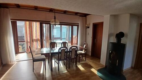 Foto - Wohnung mit Wintergarten, Balkon (PV-Balkonanlage) und Kaminofen