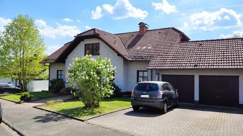 Foto - Helle 3 Zimmer Dachgeschosswohnung mit Balkon und Garage