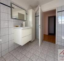 Nähe Platz der Freiheit, Bahnhof * Maisonette-Dachgeschoss-Altbauwohnung * EBK, Tageslichtbad - Schwerin