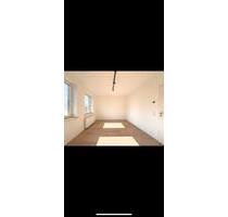 Frisch sanierte 2-Raum Wohnung mit Südbalkon in ruhiger Lage - Großenhain