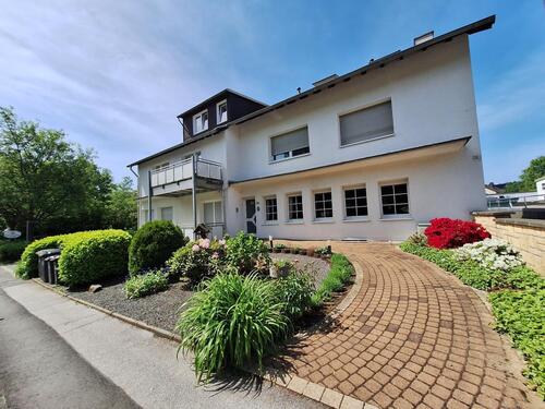 Foto - Gepflegtes Mehrfamilienhaus mit 6 Wohnungen und 16 Garagen