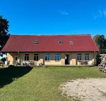 Bauernhof mit 2 Wohnungen a 110 qm und 10600 qm - Lübz
