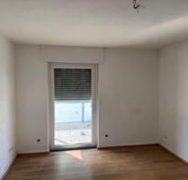 Schöne helle unrenovierte 3 Zimmerwohnung mit Balkon ab sofort verfügbar - Gründau