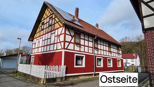 Foto - Wohnhaus mit großen Garage und Garten in Südthüringen