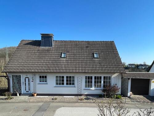 Foto - Renovierungsbedürftiges Einfamilienwohnhaus mit Einliegerwohnung