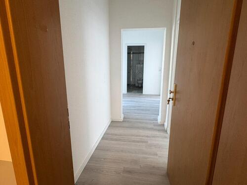 Foto - Moderne 3-Raum-Wohnung mit Balkon im Erdgeschoss, zentral gelegen