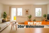 Foto - 2-Raum-Wohnung mit lichtdurchflutetem 30 m² Wohnzimmer, Balkon und EBK