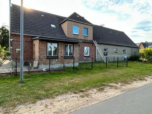 Foto - Haus Einfamilienhaus mit Stall - 162.500,00&nbsp;EUR Kaufpreis, ca.&nbsp; 124,00&nbsp;m&sup2;