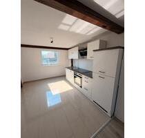 Helle 4- Zimmer Dachgeschosswohnung mit Einbauküche - Offenbach am Main Buchrain