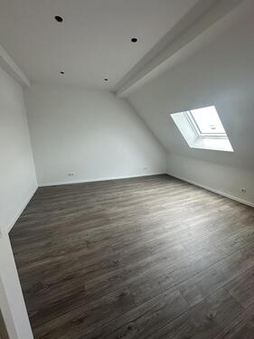Foto - Neusanierte 4 12-Zimmer Wohnungen