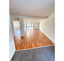 Zentral wohnen am Hallorenring – moderne, helle 2-Zimmer-Wohnung mit Aufzug - Halle (Saale)