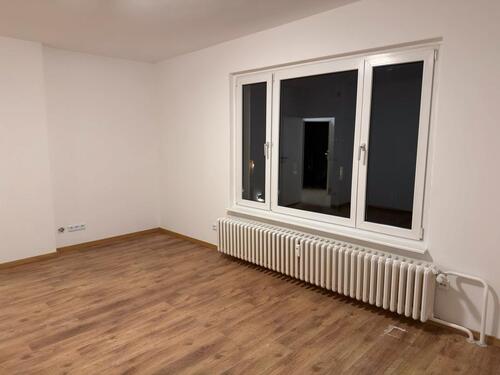 Foto - Bezugsfrei sanierte 2 Zimmer Wohnung+Balkon+Keller 55m2