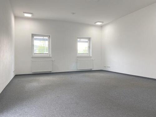 Foto - VB3871 Moderne Bürofläche in einem Gewerbeanwesen Regenstauf
