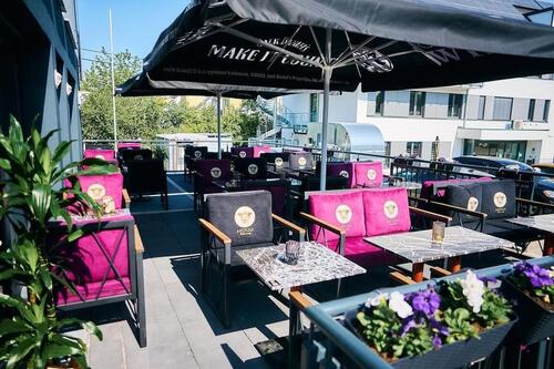 Foto - Moderne Bar mit großer Terrasse abzugeben