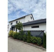 Tolle 5 Zi.-Wo. mit 40 qm Dachterrasse (Halbes Haus) 1 und 2 OG - Nürtingen