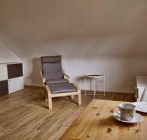 NUR FÜR WOCHENENDPENDLER: 1-Zimmer-DG-Wohnung, Warmmiete - Bönnigheim