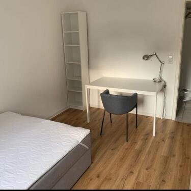 Foto - Schönes möbliertes Zimmer in 3er WG