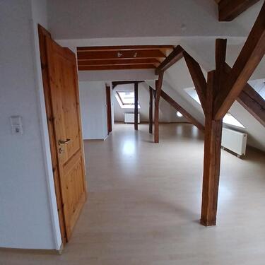 Foto - Helle Dachwohnung - 650,00 EUR Kaltmiete, ca.  65,00 m²