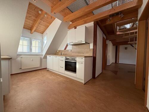 Foto - 3 Zimmer Dachgeschosswohnung - 900,00&nbsp;EUR Kaltmiete, ca.&nbsp; 82,00&nbsp;m&sup2;