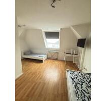 Praktische 1 Zimmer Wohnung - 420,00&nbsp;EUR Kaltmiete, ca.&nbsp; 27,00&nbsp;m&sup2; in Fürth (PLZ: 90763) Südstadt