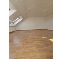 Helle, moderne 2-Raum-Dachgeschosswohnung mit Blick in den Auwald - Leipzig Altwest