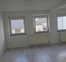 Renovierte 1-Zimmer-Wohnung mit Einbauküche in Hundsangen