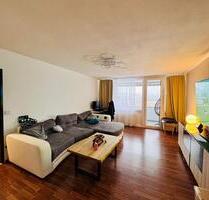 3-Zimmer-Wohnung mit Balkon, Garage & Stellplatz direkt an S-Bahn - Sindelfingen Darmsheim