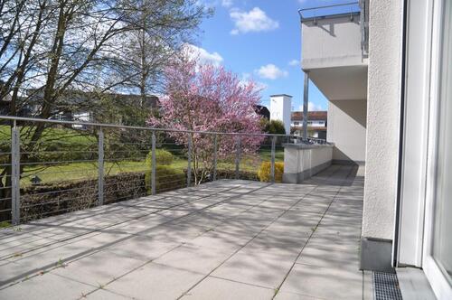 Foto - Sonnenverwöhnte 4-Zi.-Wohnung mit grosser TerrasseBalkon
