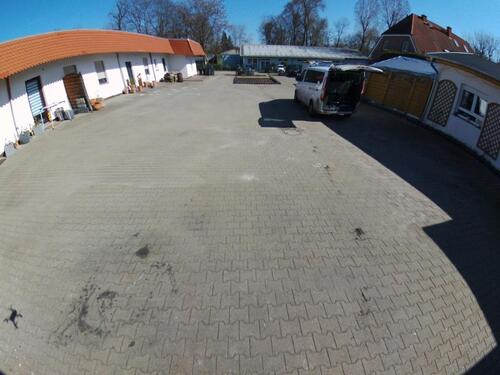 Foto - Haus Grundstüch zu verkaufen mit vier Wohnungen und drei garagen